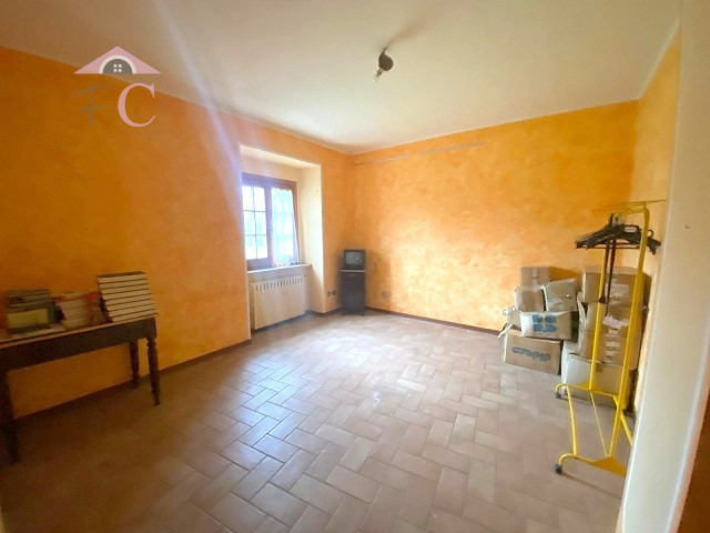 casale dell800 ristrutturato con terreno pianeggiante 16.png